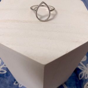PANDORA Teardrop Silhouette Ring